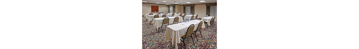 945 sq ft meeting room available.